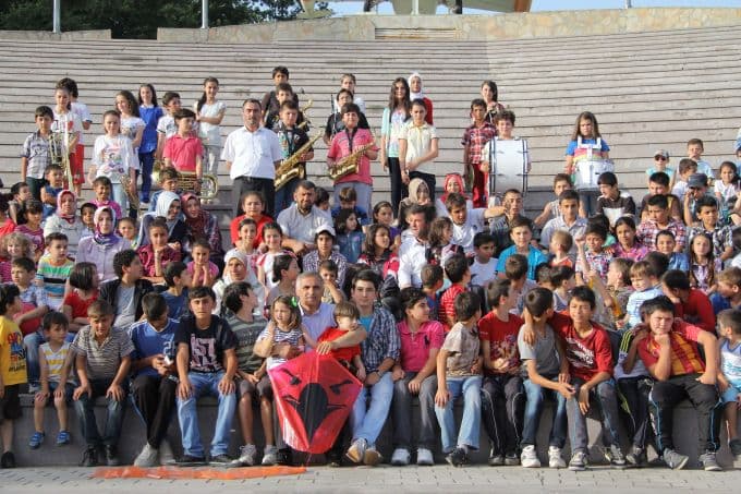 Bayraktepe'de uçurtmalar gökyüzünü rengarenk yaptı