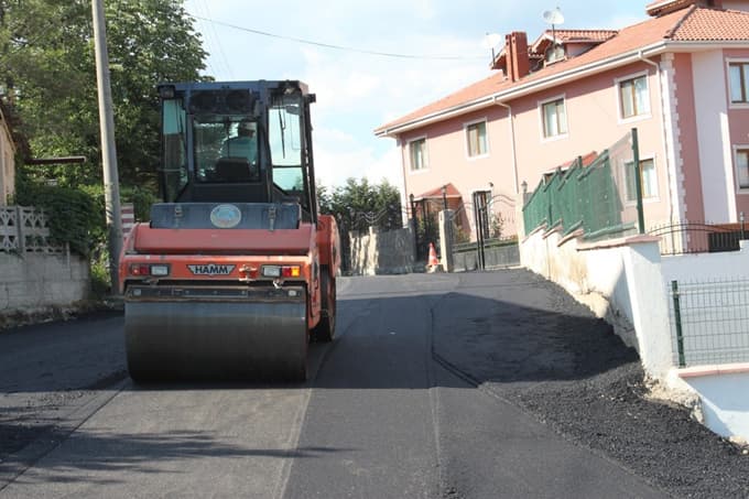 Serdivan Belediyesi yolları yeniliyor