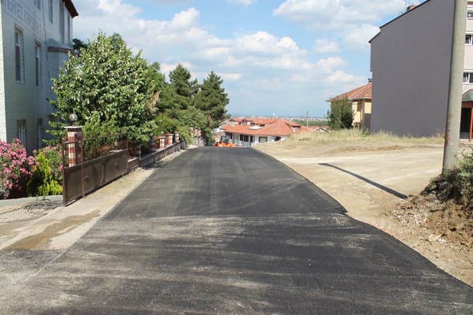 Serdivan Belediyesi yolları yeniliyor