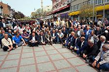 CHP'li vekiller oturma eylemi yaptı