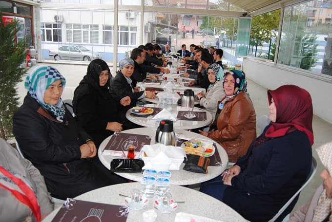 Seçim yok genel merkez kimi gösterirse başkan o! Seçim yok genel merkez kimi gösterirse başkan o!