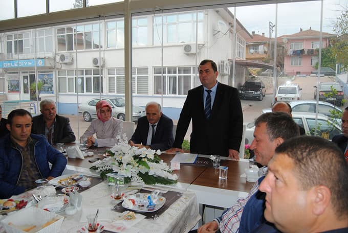 Seçim yok genel merkez kimi gösterirse başkan o! Seçim yok genel merkez kimi gösterirse başkan o!