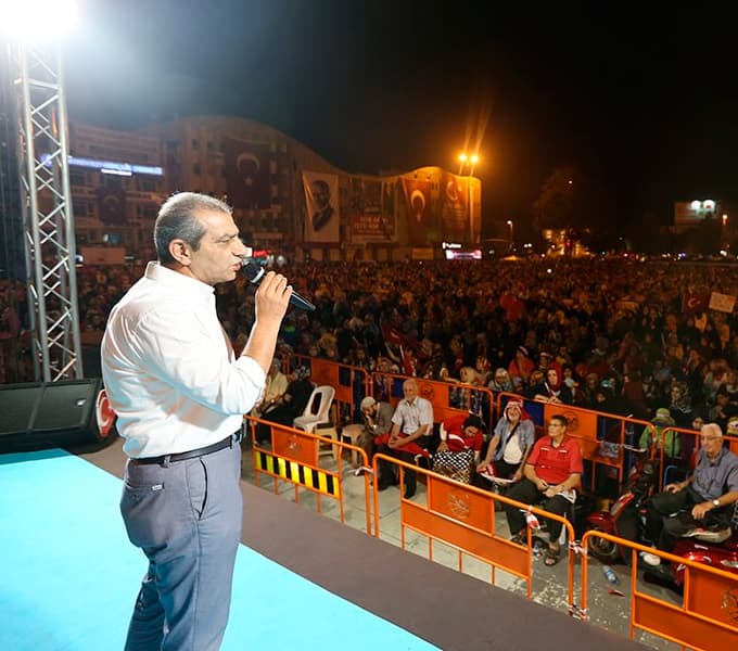 Silahı teröriste değil millete yönelttiler Silahı teröriste değil millete yönelttiler