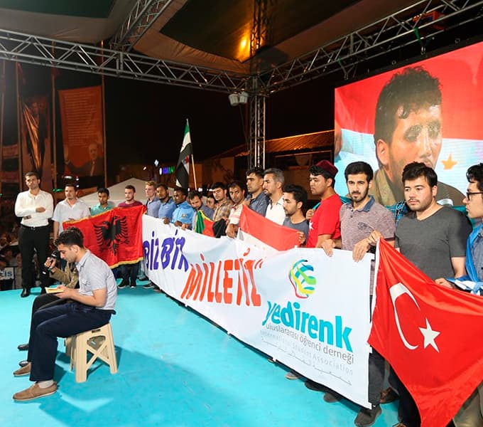 Silahı teröriste değil millete yönelttiler Silahı teröriste değil millete yönelttiler