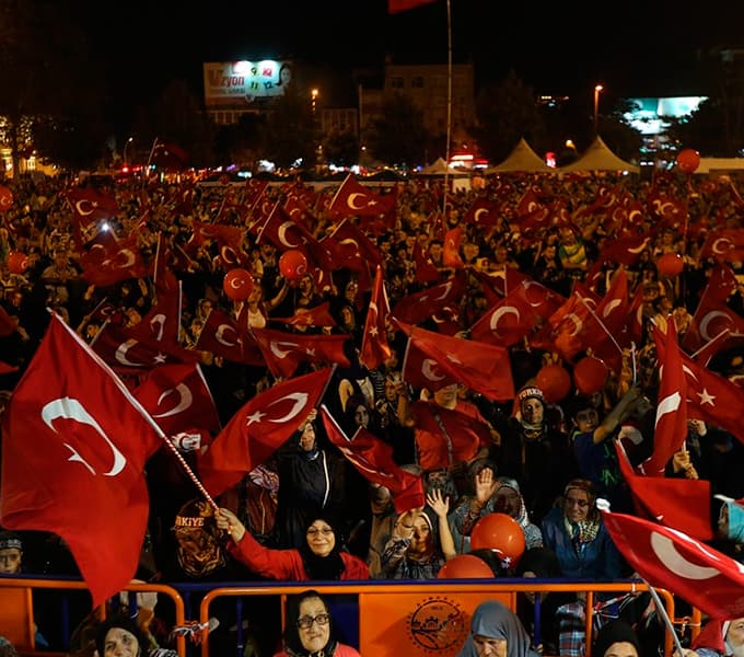 Silahı teröriste değil millete yönelttiler Silahı teröriste değil millete yönelttiler